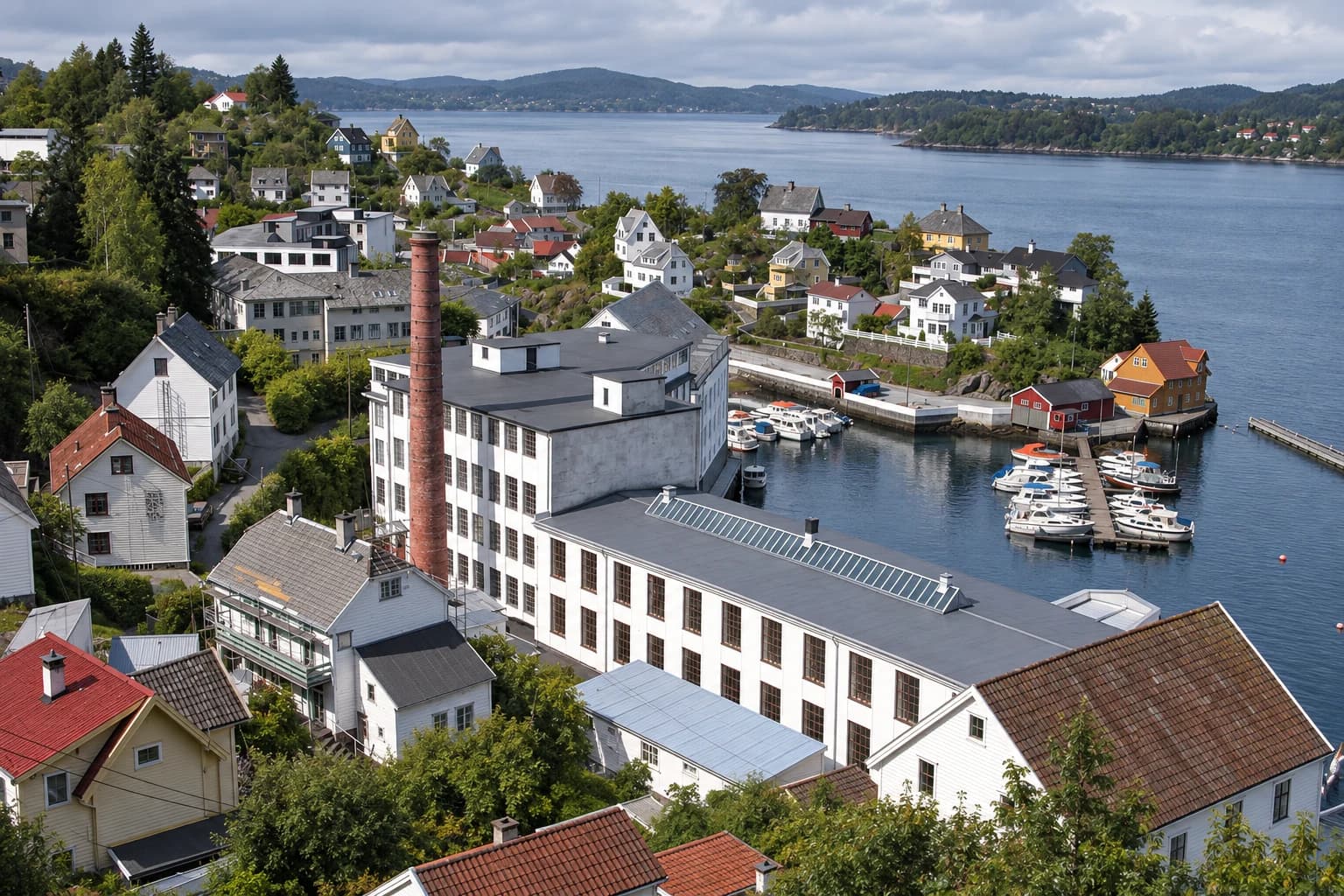 AI-illustrasjon inspirert av Salhus med tekstilfabrikk, teglpipe, småbåthavn og bolighus.